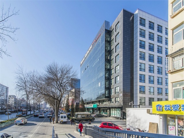 18方散装饲料车潍柴